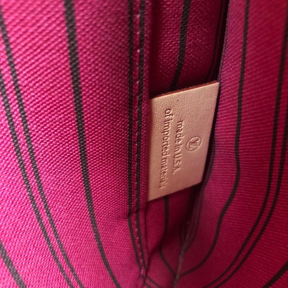 Authentic Louis Vuitton Pochette MM - Picture 10 of 11